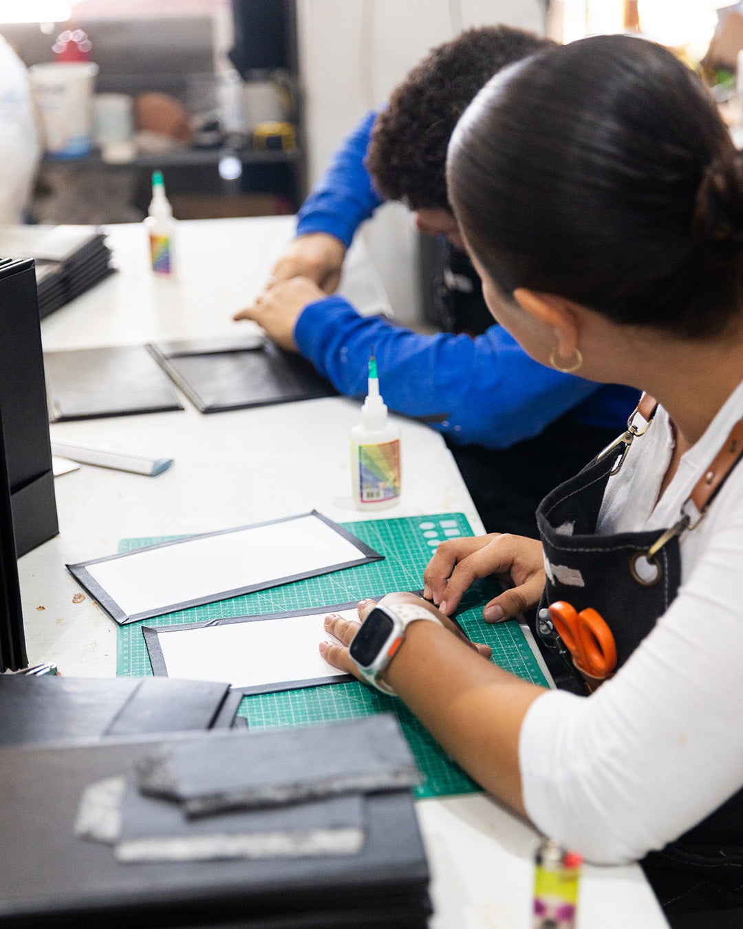 ¿Por qué es mejor que sea pegado y no cosido?